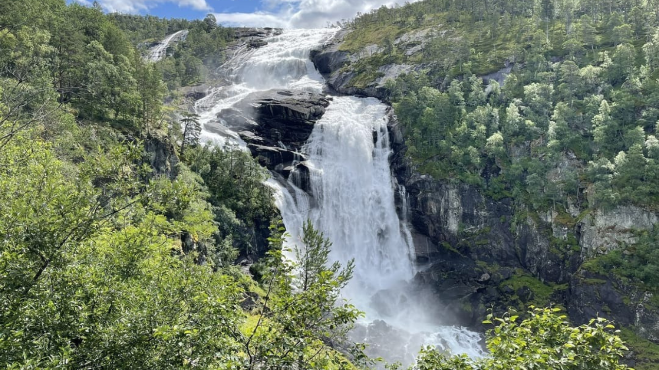 Expansive mountain plateau landscape in Hardangervidda National Park, Norway