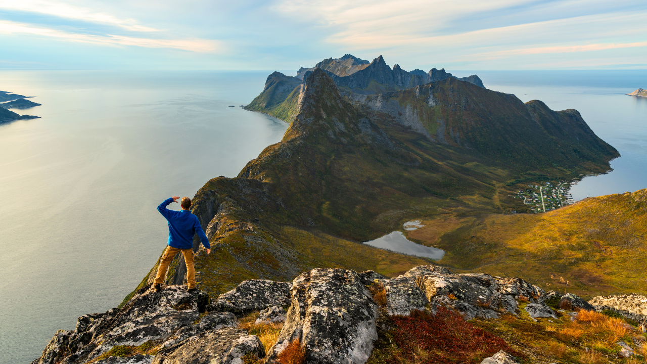Reinebringen, Lofoten Hike
