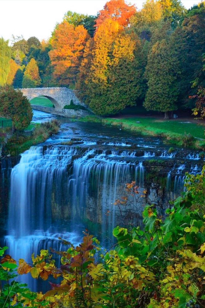 Webster’s Falls in Spencer Gorge, Niagara Escarpment, Ontario, a scenic 22-meter curtain waterfall, part of Pathfinders Travel’s guide to Ontario’s natural wonders.